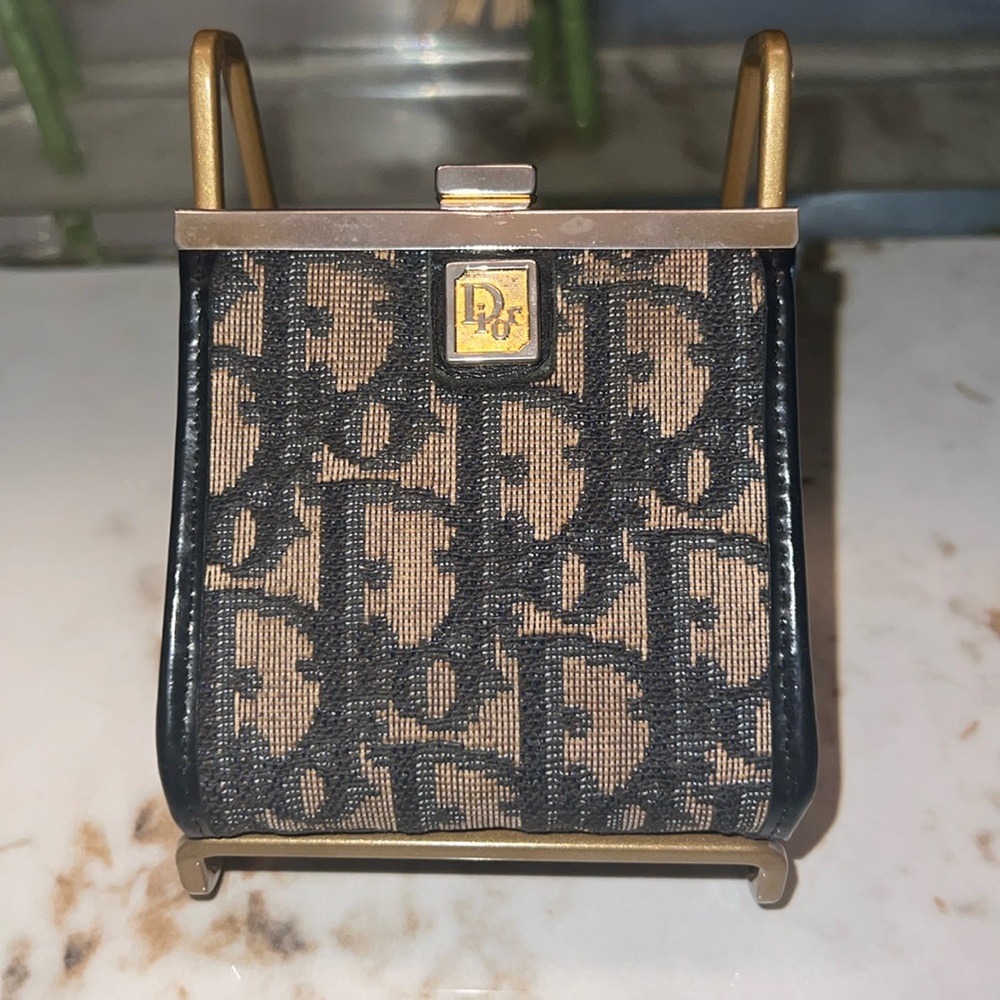 Vintage Christian Dior Kiss lock change purse